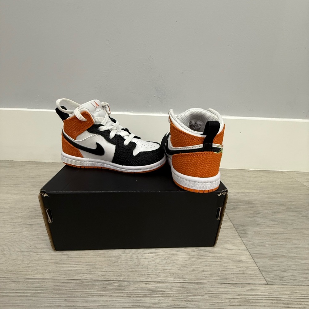 Toddler's Nike shoes |Jordans 7C